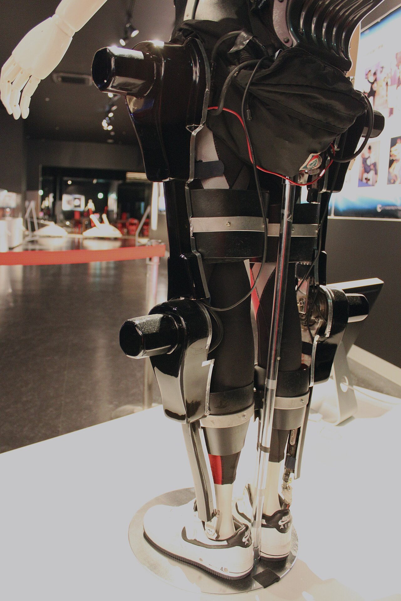 CYBERDYNEの歩行支援ロボット